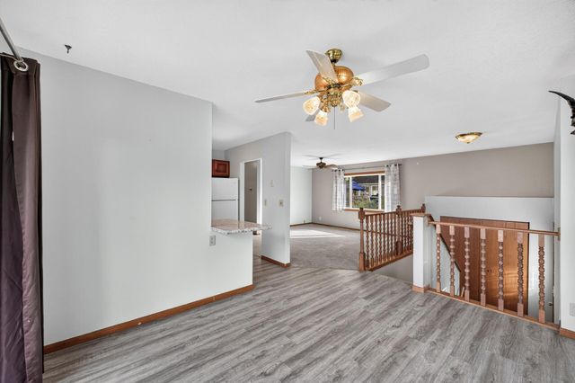 2715 10th Avenue E, North Saint Paul, MN 55109