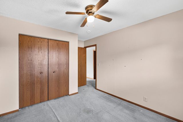 2715 10th Avenue E, North Saint Paul, MN 55109