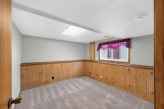 2715 10th Avenue E, North Saint Paul, MN 55109