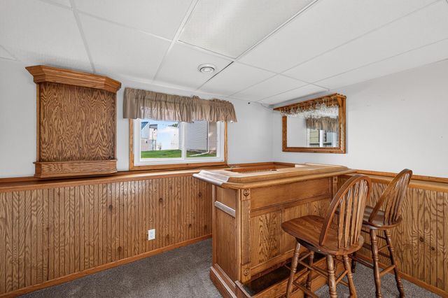 2715 10th Avenue E, North Saint Paul, MN 55109