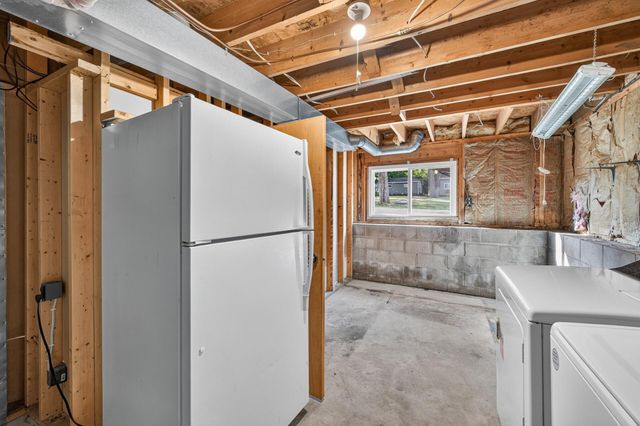 2715 10th Avenue E, North Saint Paul, MN 55109