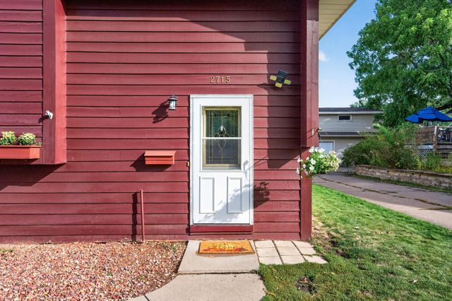 2715 10th Avenue E, North Saint Paul, MN 55109
