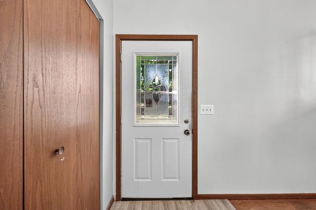 2715 10th Avenue E, North Saint Paul, MN 55109