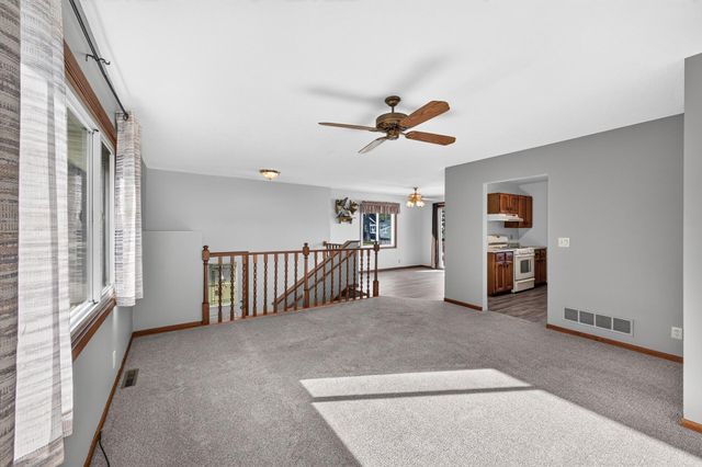 2715 10th Avenue E, North Saint Paul, MN 55109
