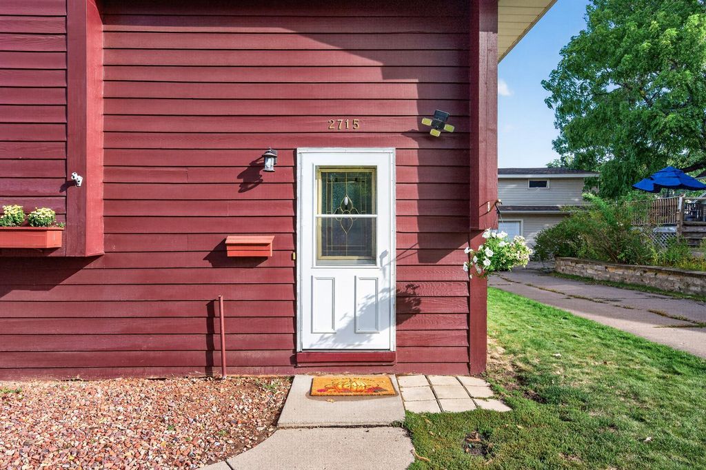 2715 10th Avenue E, North Saint Paul, MN 55109 — photo 3
