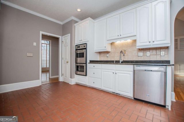 126 Pinehurst Way, Carrollton, GA 30116