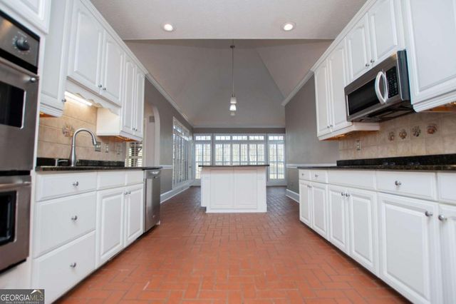 126 Pinehurst Way, Carrollton, GA 30116