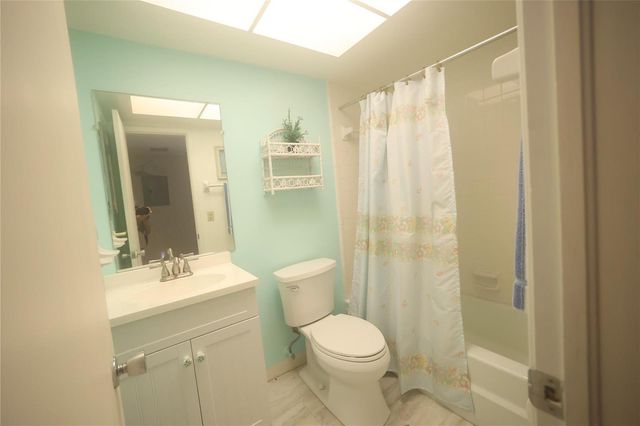 601 Pine Drive 207, Pompano Beach, FL 33060