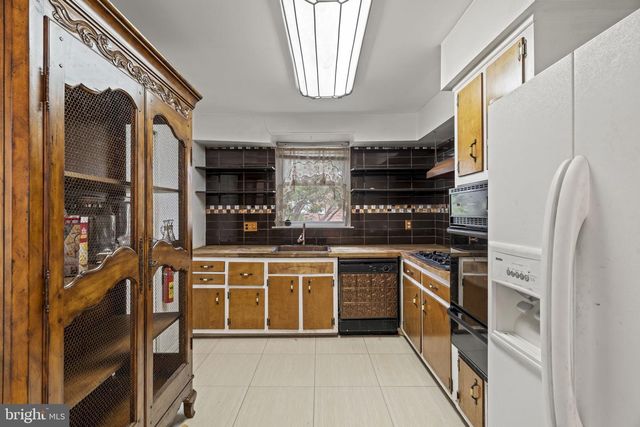 1203 FENWICK PL, Philadelphia, PA 19115