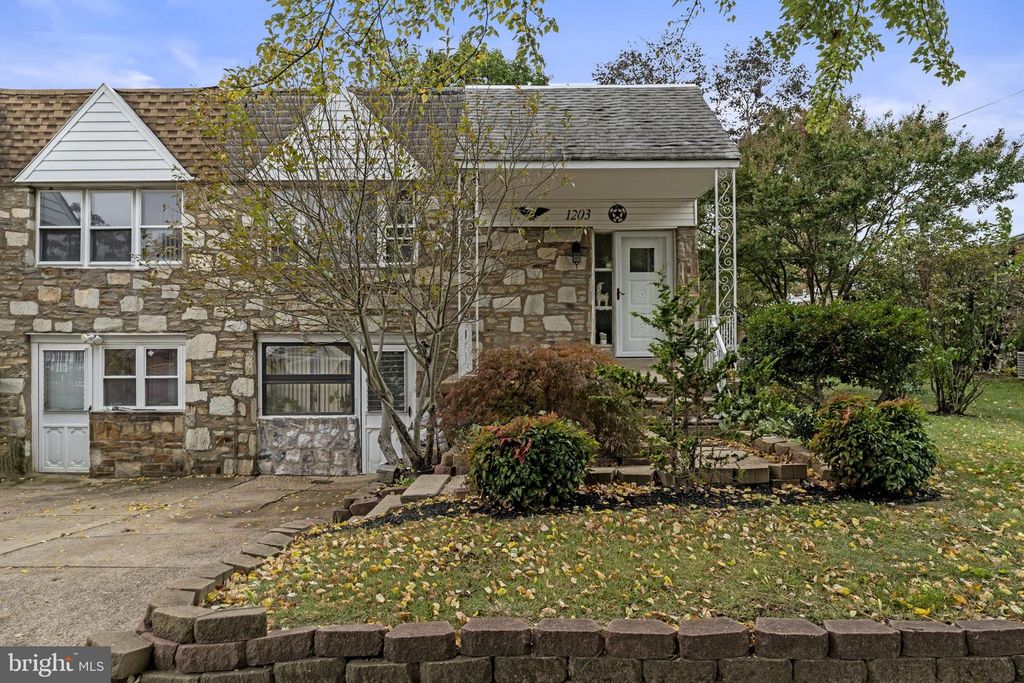 1203 FENWICK PL, Philadelphia, PA 19115