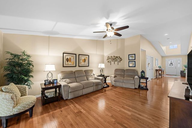 11628 Upper Peninsula Lane, St. John, IN 46373