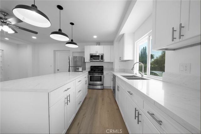 1438 N Summit, Pasadena, CA 91103