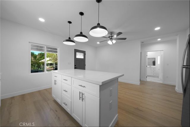 1438 N Summit, Pasadena, CA 91103