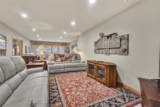 19845 S Ridgely Road, Edgerton, MO 64444