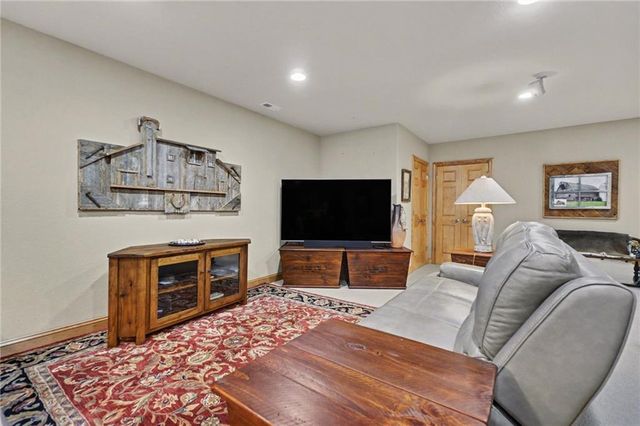 19845 S Ridgely Road, Edgerton, MO 64444