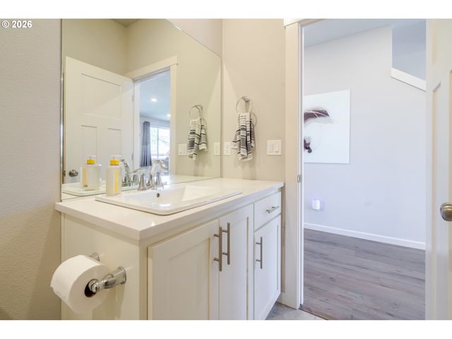 235 WALNUT St, Mt Angel, OR 97362