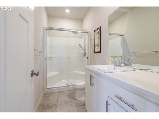 235 WALNUT St, Mt Angel, OR 97362