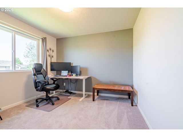 235 WALNUT St, Mt Angel, OR 97362