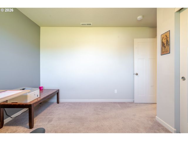 235 WALNUT St, Mt Angel, OR 97362