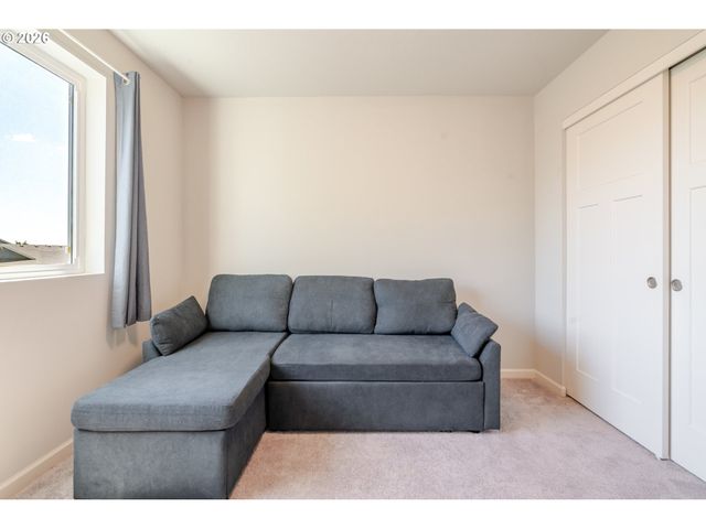 235 WALNUT St, Mt Angel, OR 97362