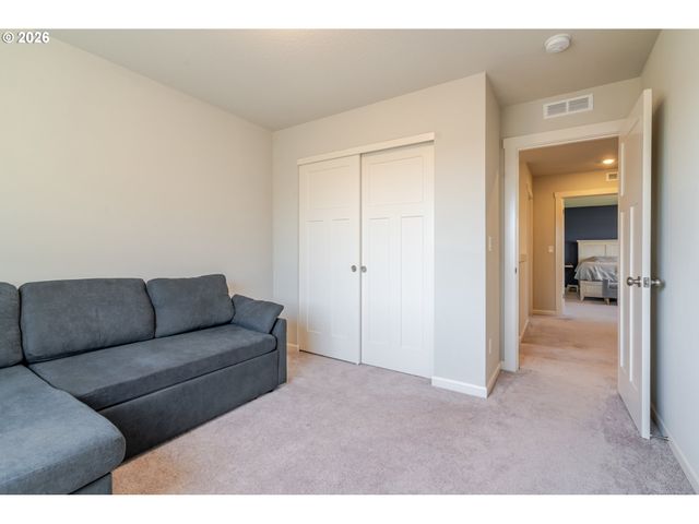 235 WALNUT St, Mt Angel, OR 97362