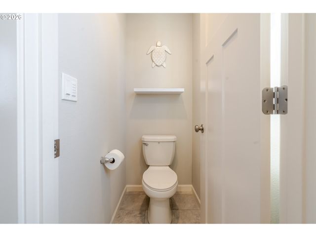 235 WALNUT St, Mt Angel, OR 97362