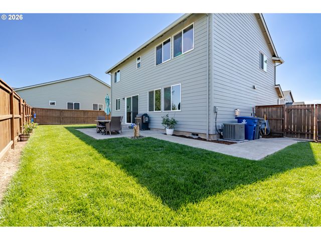 235 WALNUT St, Mt Angel, OR 97362