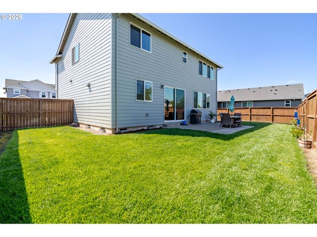 235 WALNUT St, Mt Angel, OR 97362