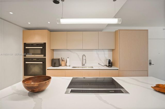 2301 Collins Avenue 407, Miami Beach, FL 33139