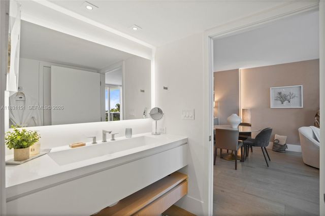 2301 Collins Avenue 407, Miami Beach, FL 33139