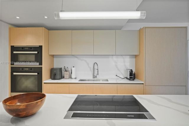 2301 Collins Avenue 407, Miami Beach, FL 33139