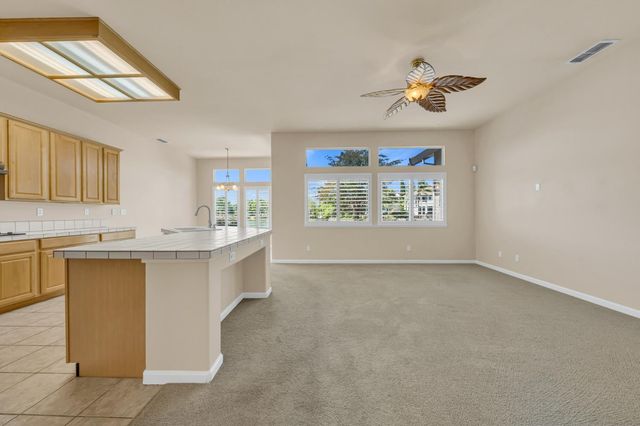 9282 Monmouth Ct, Elk Grove, CA 95758