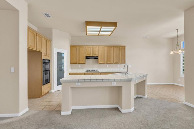 9282 Monmouth Ct, Elk Grove, CA 95758