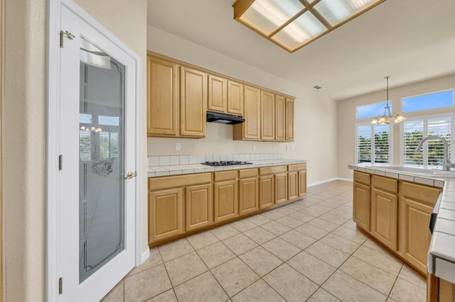 9282 Monmouth Ct, Elk Grove, CA 95758