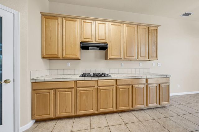 9282 Monmouth Ct, Elk Grove, CA 95758