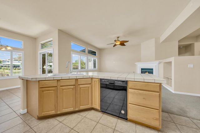9282 Monmouth Ct, Elk Grove, CA 95758