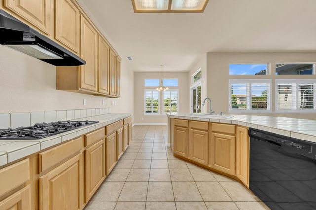 9282 Monmouth Ct, Elk Grove, CA 95758