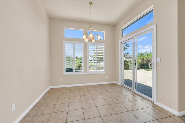 9282 Monmouth Ct, Elk Grove, CA 95758
