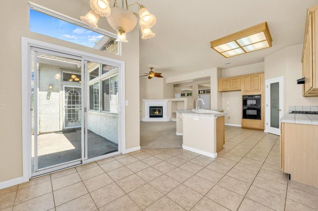 9282 Monmouth Ct, Elk Grove, CA 95758