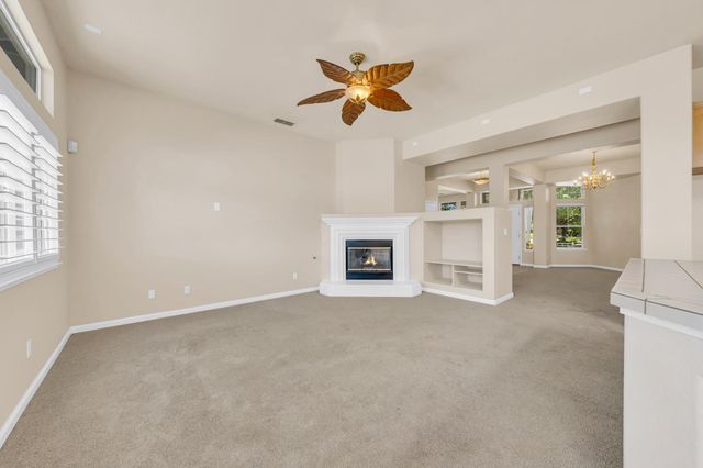 9282 Monmouth Ct, Elk Grove, CA 95758