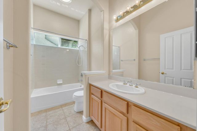 9282 Monmouth Ct, Elk Grove, CA 95758