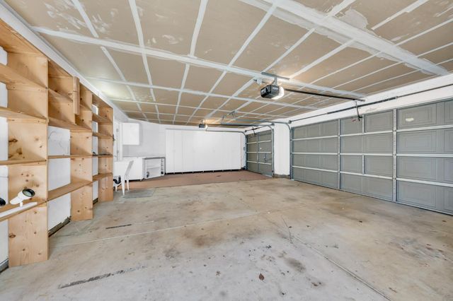 9282 Monmouth Ct, Elk Grove, CA 95758