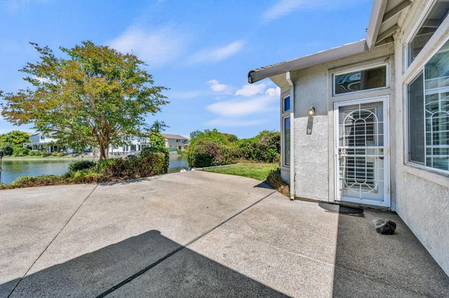 9282 Monmouth Ct, Elk Grove, CA 95758