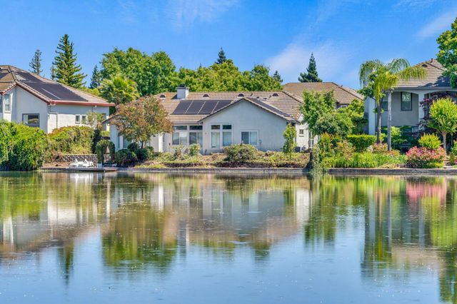 9282 Monmouth Ct, Elk Grove, CA 95758