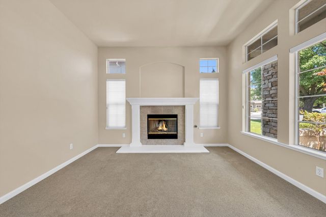 9282 Monmouth Ct, Elk Grove, CA 95758