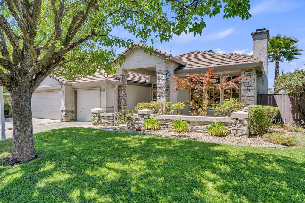 9282 Monmouth Ct, Elk Grove, CA 95758