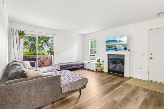 5070 Via Manos B, Oceanside, CA 92057