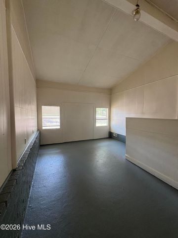 1114 Oak Avenue, Rockingham, NC 28379