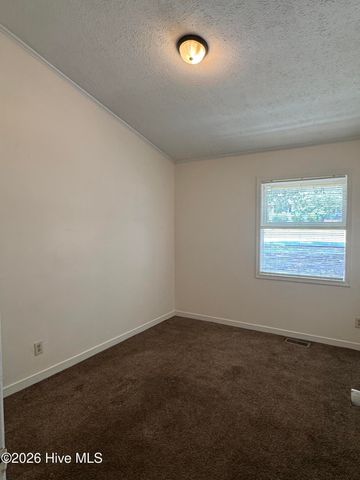 1114 Oak Avenue, Rockingham, NC 28379