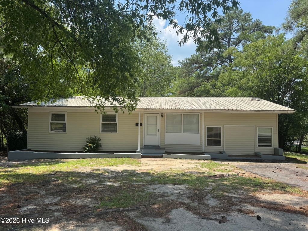 1114 Oak Avenue, Rockingham, NC 28379